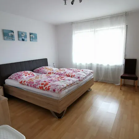 דירה Gemuetliche 90 Qm In Saarburg, Zentral Gelegen, Garten Mit Aussicht, Separater Eingang זארבורג