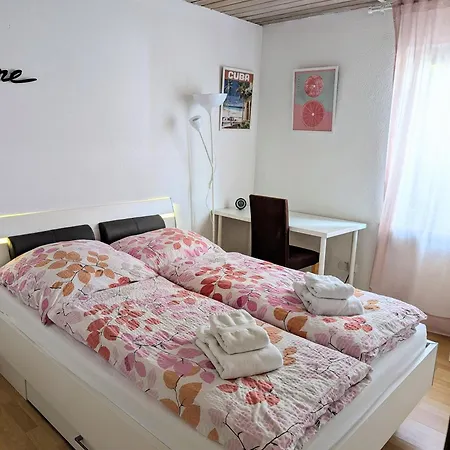 Gemuetliche 90 Qm In Saarburg, Zentral Gelegen, Garten Mit Aussicht, Separater Eingang Apartment