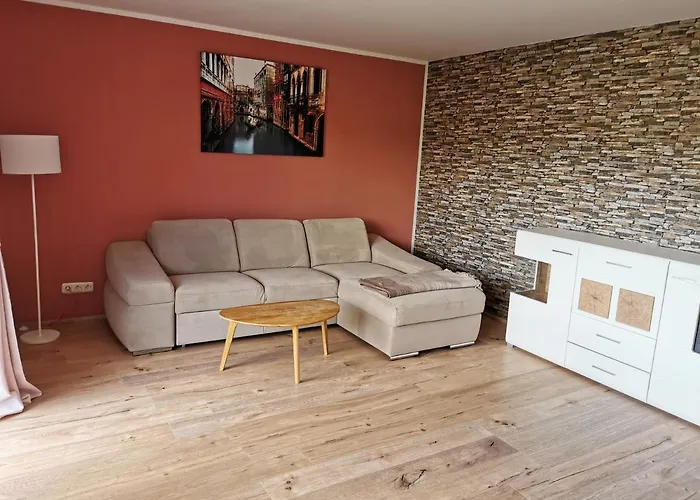 Gemuetliche 90 Qm In Saarburg, Zentral Gelegen, Garten Mit Aussicht, Separater Eingang דירה זארבורג