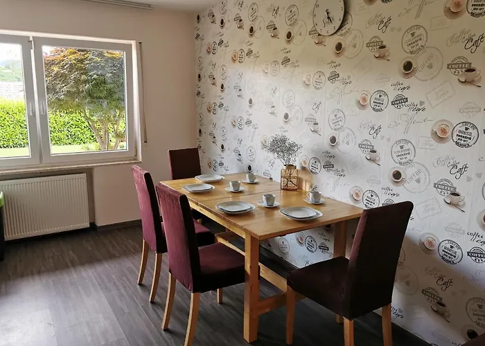 Gemuetliche 90 Qm In Saarburg, Zentral Gelegen, Garten Mit Aussicht, Separater Eingang *