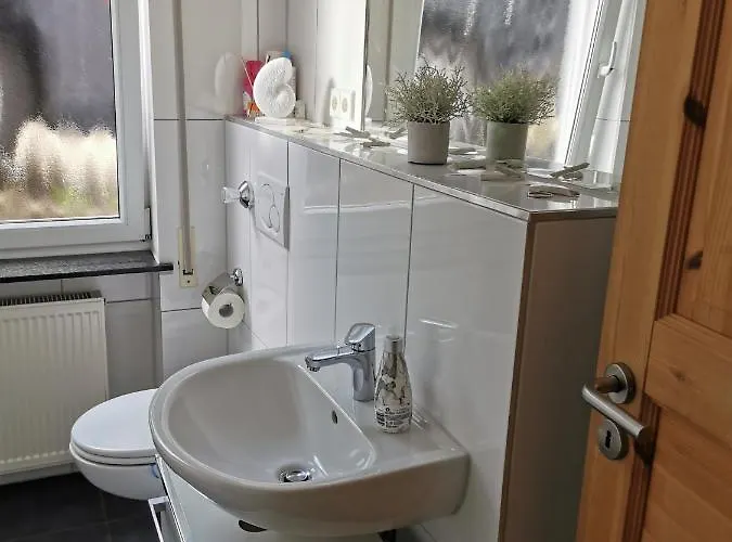 Gemuetliche 90 Qm In Saarburg, Zentral Gelegen, Garten Mit Aussicht, Separater Eingang *