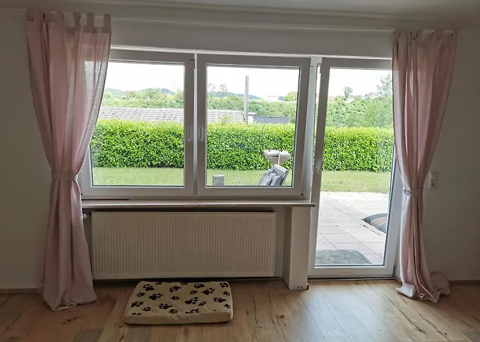 Apartment Gemuetliche 90 Qm In Saarburg, Zentral Gelegen, Garten Mit Aussicht, Separater Eingang