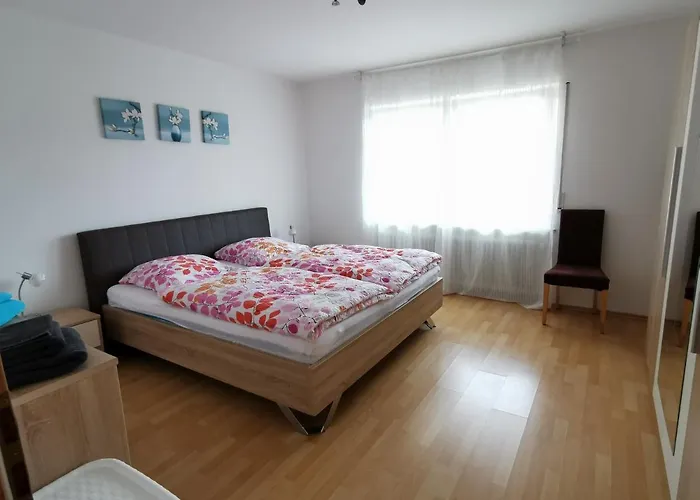 דירה Gemuetliche 90 Qm In Saarburg, Zentral Gelegen, Garten Mit Aussicht, Separater Eingang זארבורג